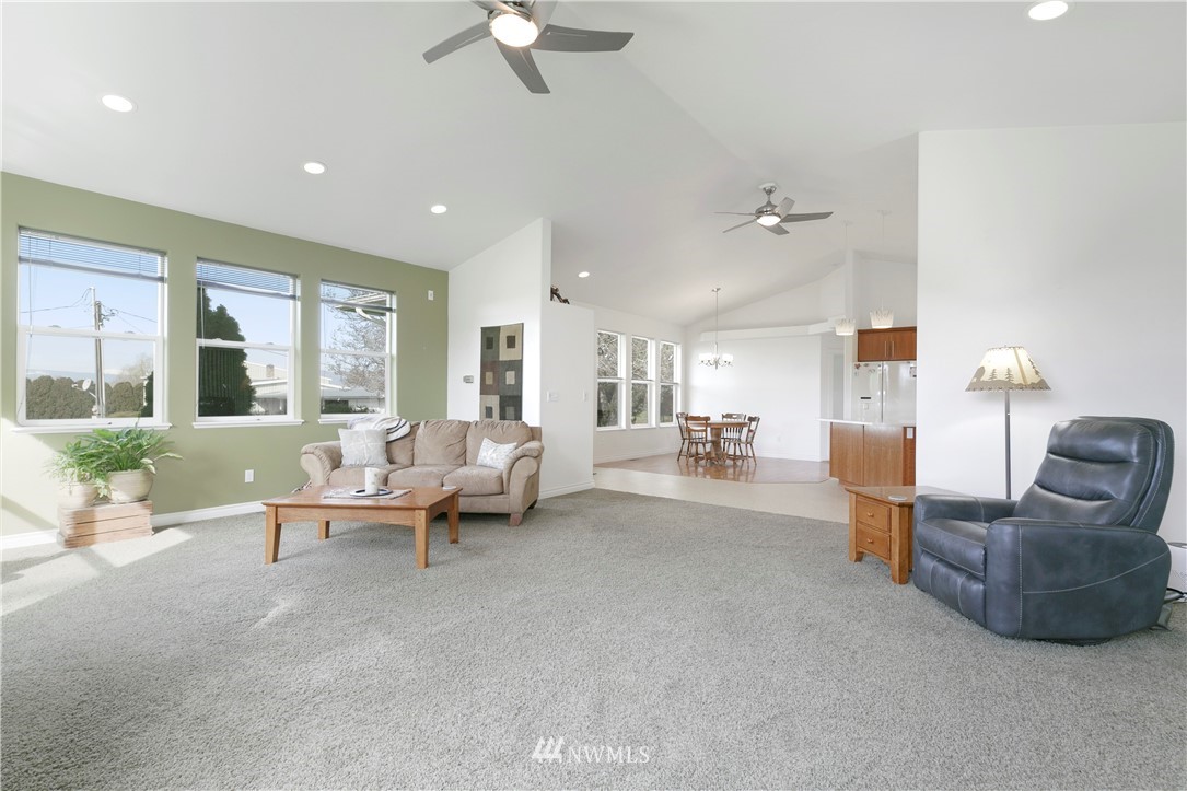 331 Schlagel Road Yakima, WA 98901 - Photo 13 of 36