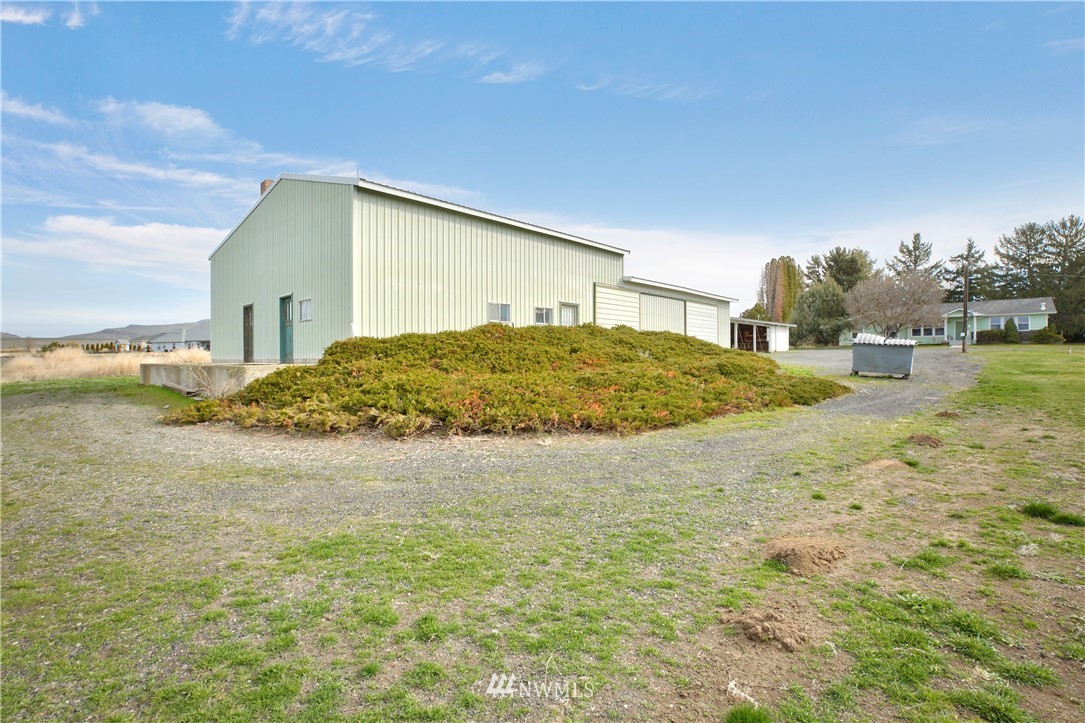 331 Schlagel Road Yakima, WA 98901 - Photo 4 of 36