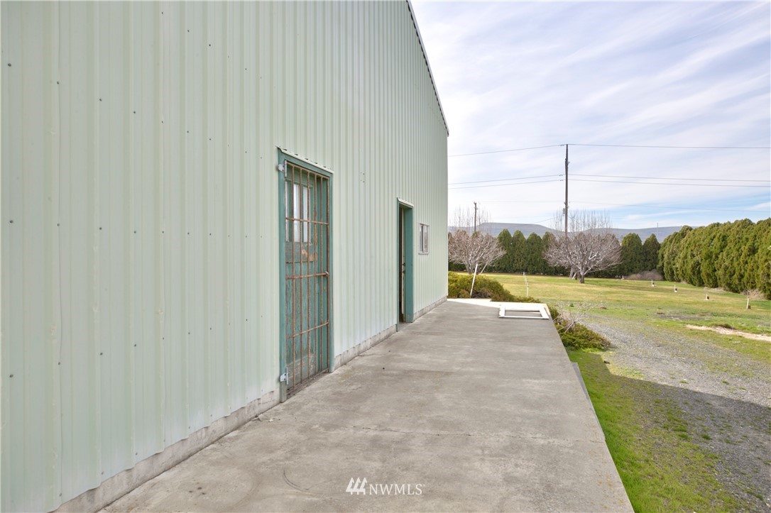 331 Schlagel Road Yakima, WA 98901 - Photo 5 of 36