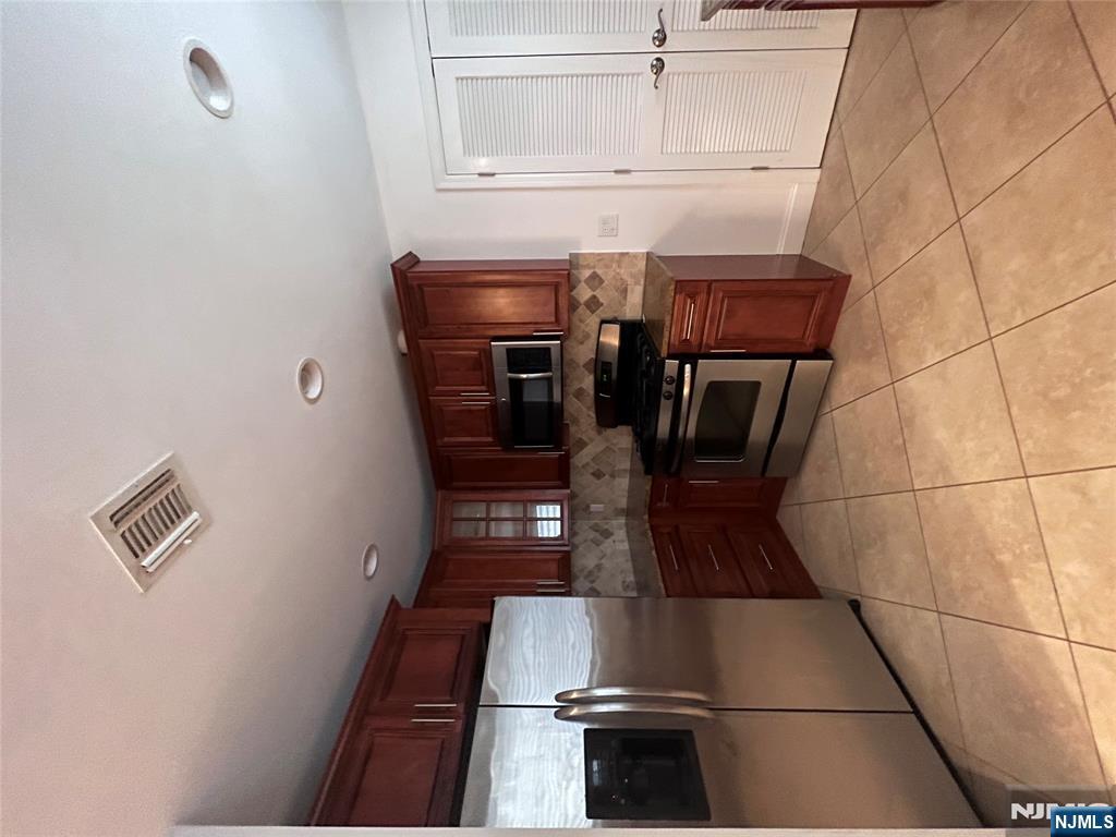 114 Grove Avenue, Unit 2 Maywood, NJ 07607 - Photo 2 of 12