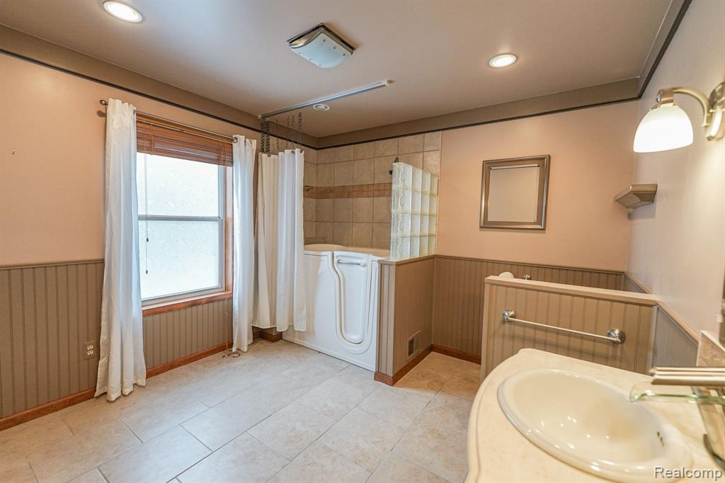 2528 North Lapeer Road Lapeer, MI 48446 - Photo 29 of 39