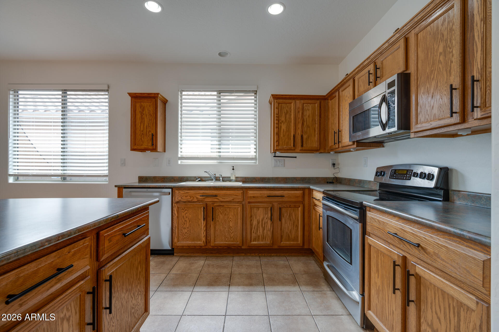 2557 West Bisbee Way Phoenix, AZ 85086 - Photo 16 of 52 Bisbee-18