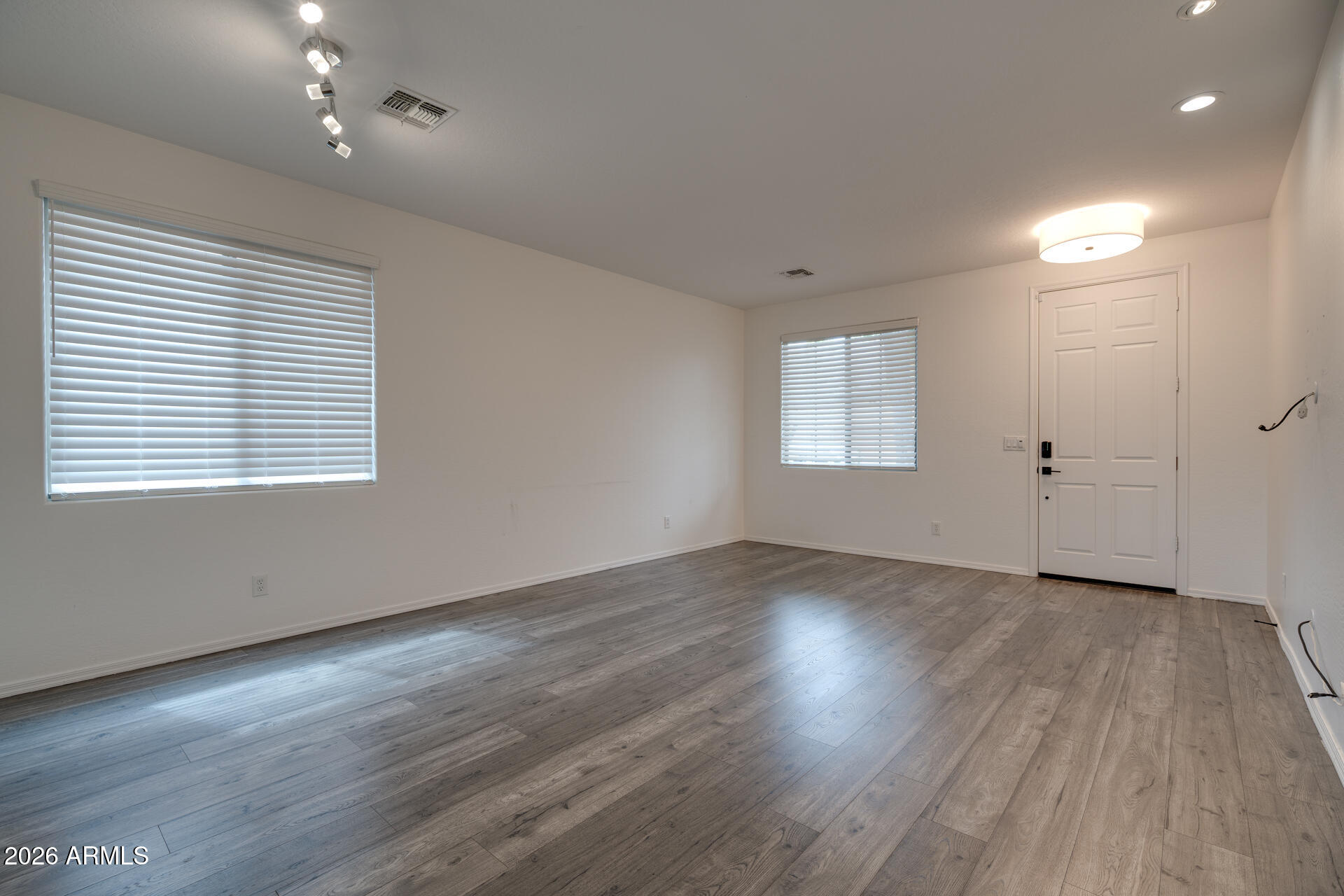 2557 West Bisbee Way Phoenix, AZ 85086 - Photo 6 of 52 Bisbee-8