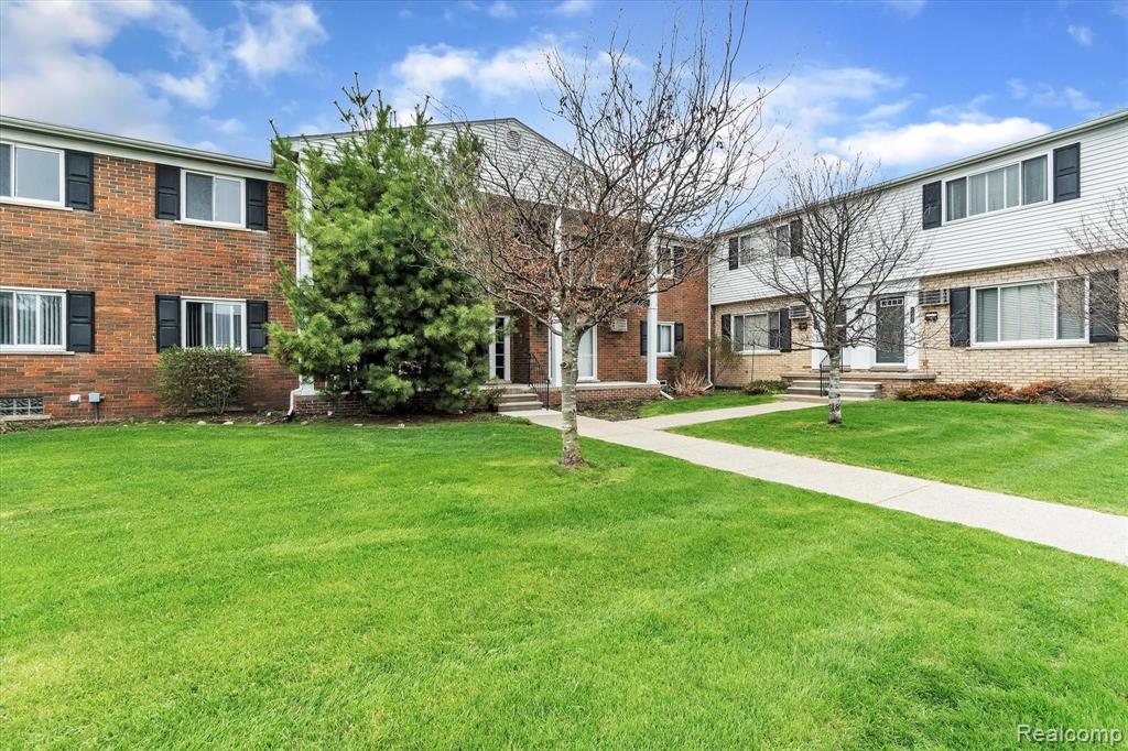 1121 Tienken Court, Unit 217 Rochester Hills, MI 48306 - Photo 2 of 23