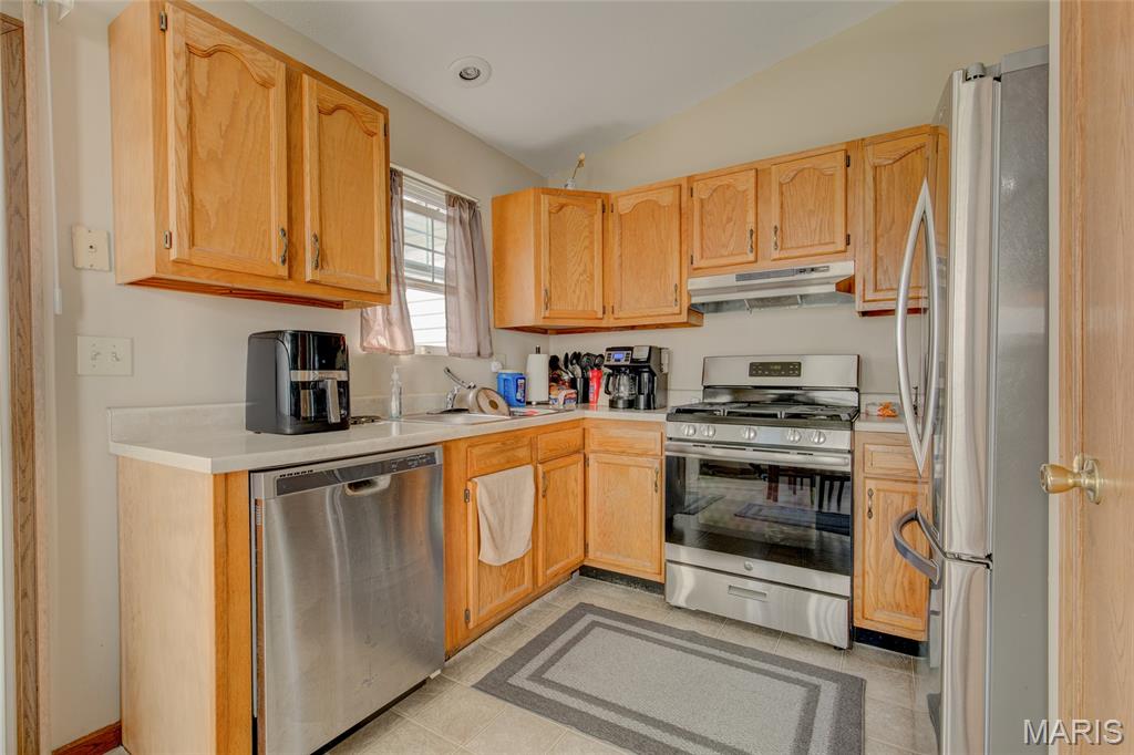 446 Pheasant Lane Moro, IL 62067 - Photo 17 of 36