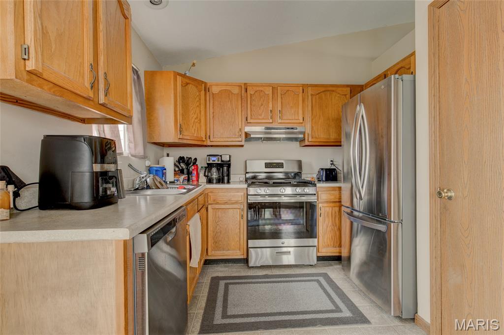 446 Pheasant Lane Moro, IL 62067 - Photo 18 of 36