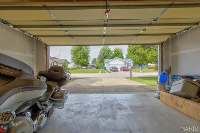 $199,000 | 446 Pheasant Lane, Moro, IL 62067