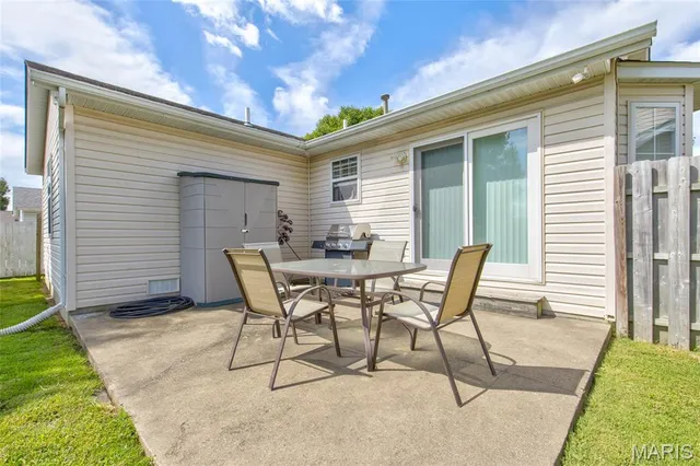 $199,000 | 446 Pheasant Lane, Moro, IL 62067