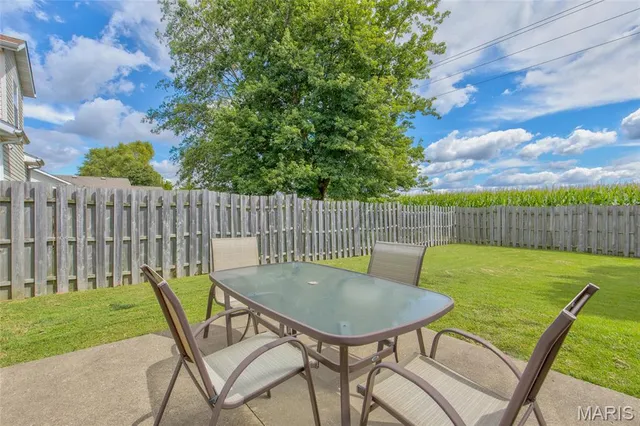 $199,000 | 446 Pheasant Lane, Moro, IL 62067