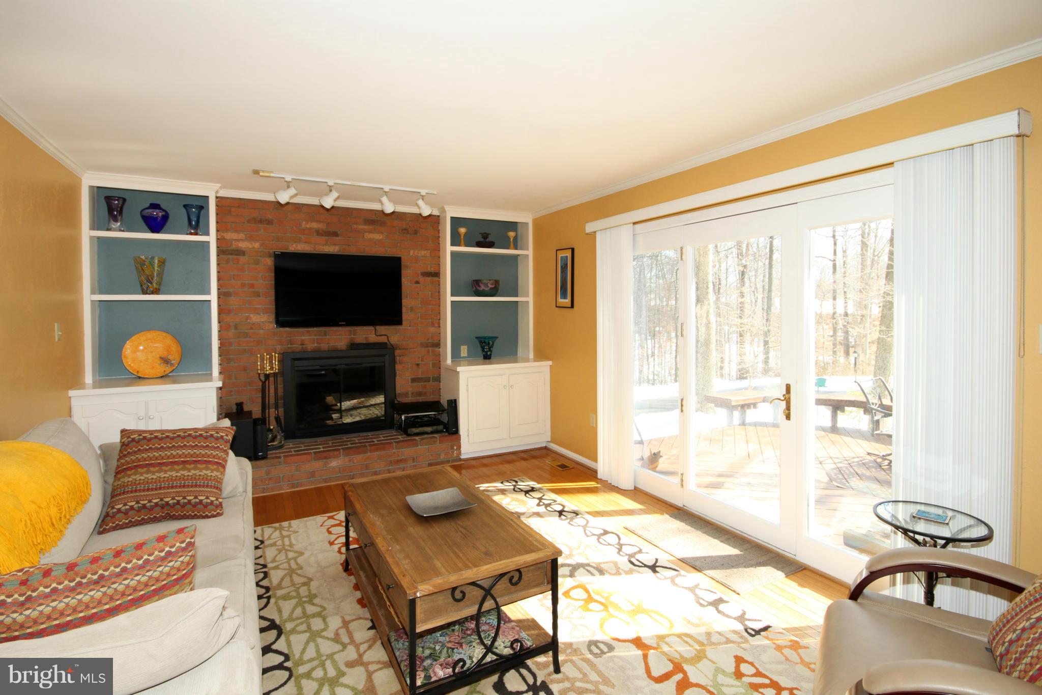 9212 Rockefeller Lane Springfield, VA 22153 - Photo 7 of 29 Family Room