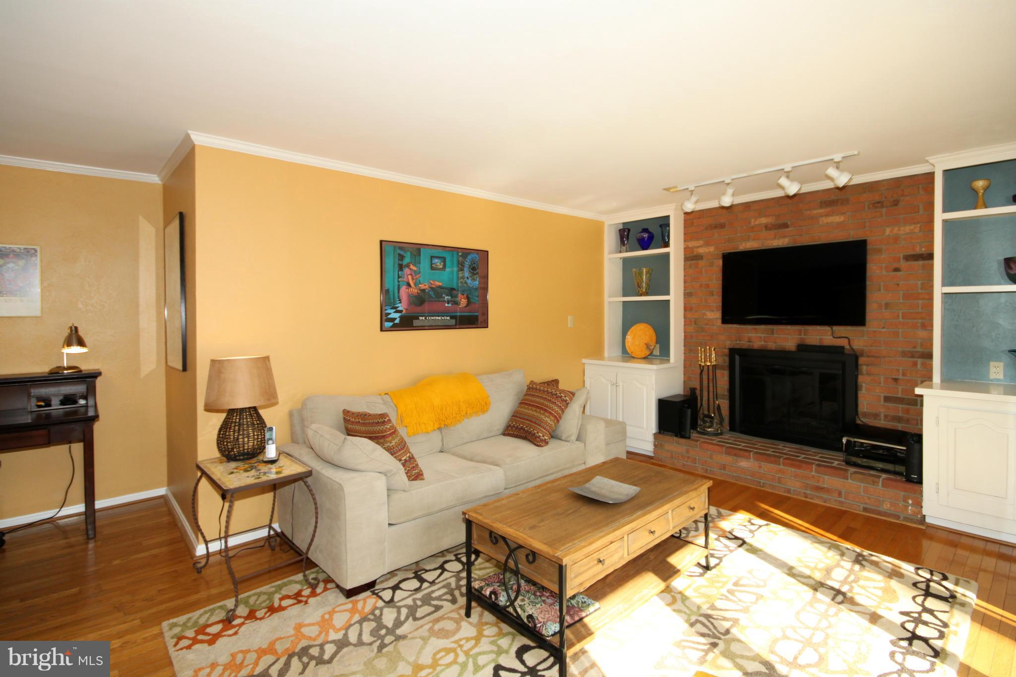 9212 Rockefeller Lane Springfield, VA 22153 - Photo 8 of 29 Family Room