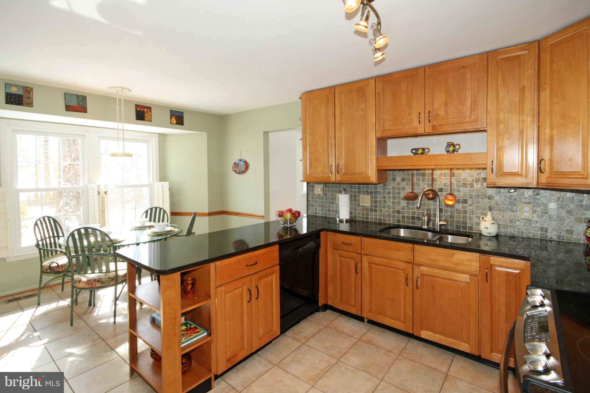 9212 Rockefeller Lane Springfield, VA 22153 - Photo 9 of 29 Kitchen