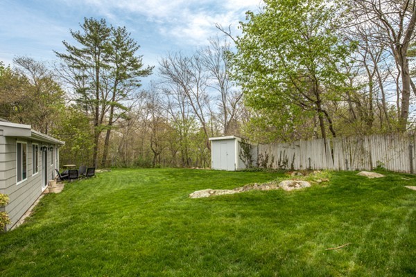 17 Robinson Road Beverly, MA 01915 - Photo 23 of 23