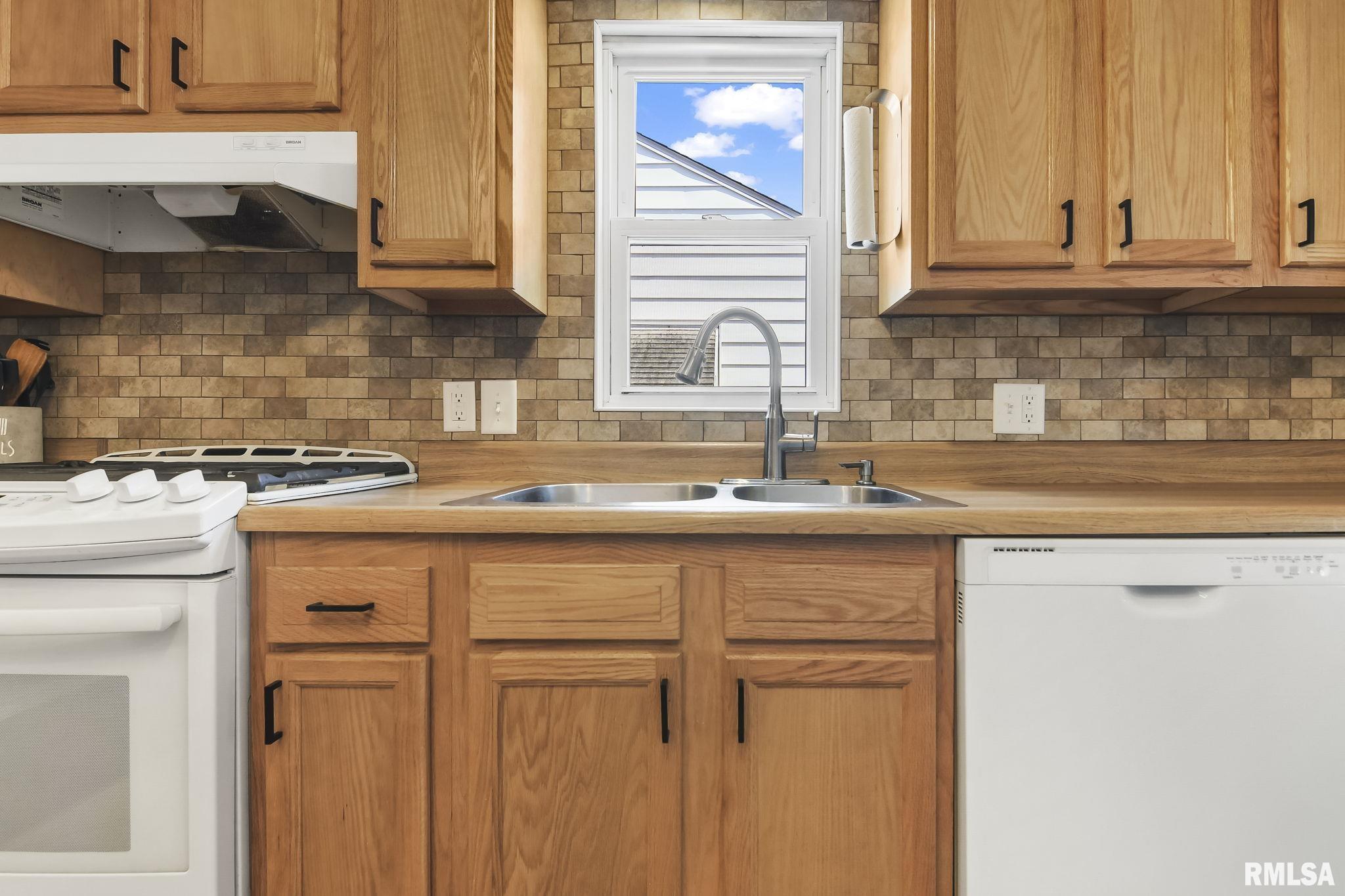 1712 North 22nd Street Springfield, IL 62702 - Photo 8 of 29