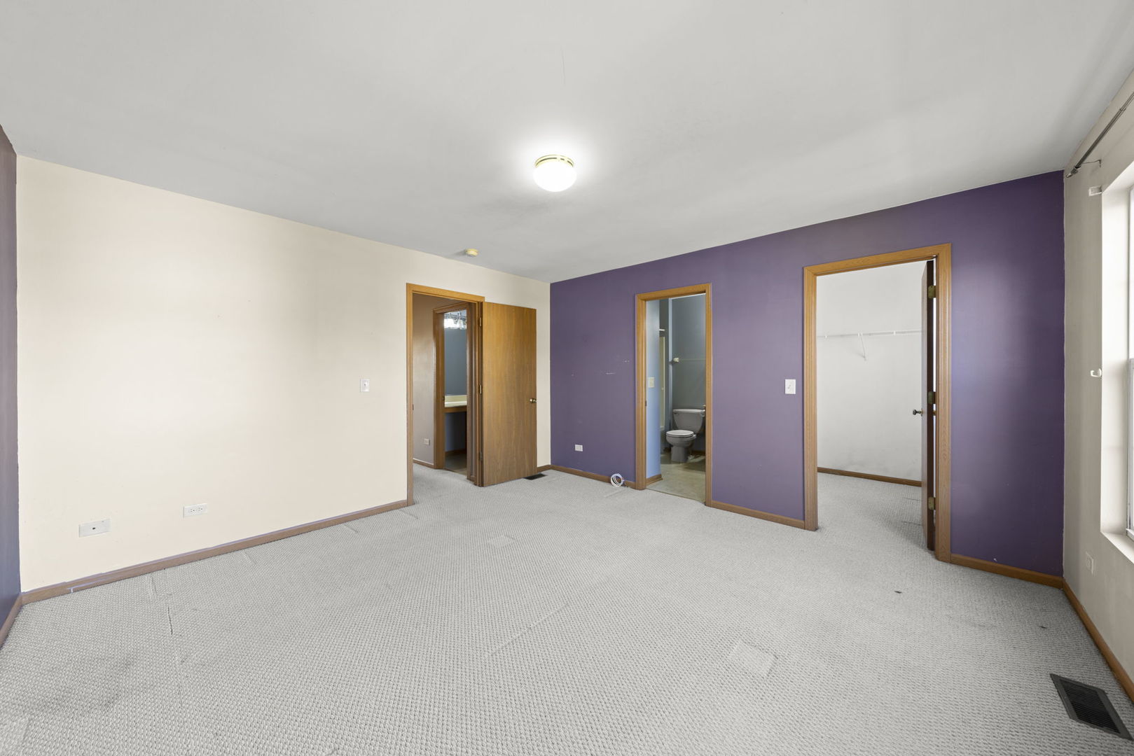 89 Iris Circle Romeoville, IL 60446 - Photo 15 of 28 an empty room with an entryway