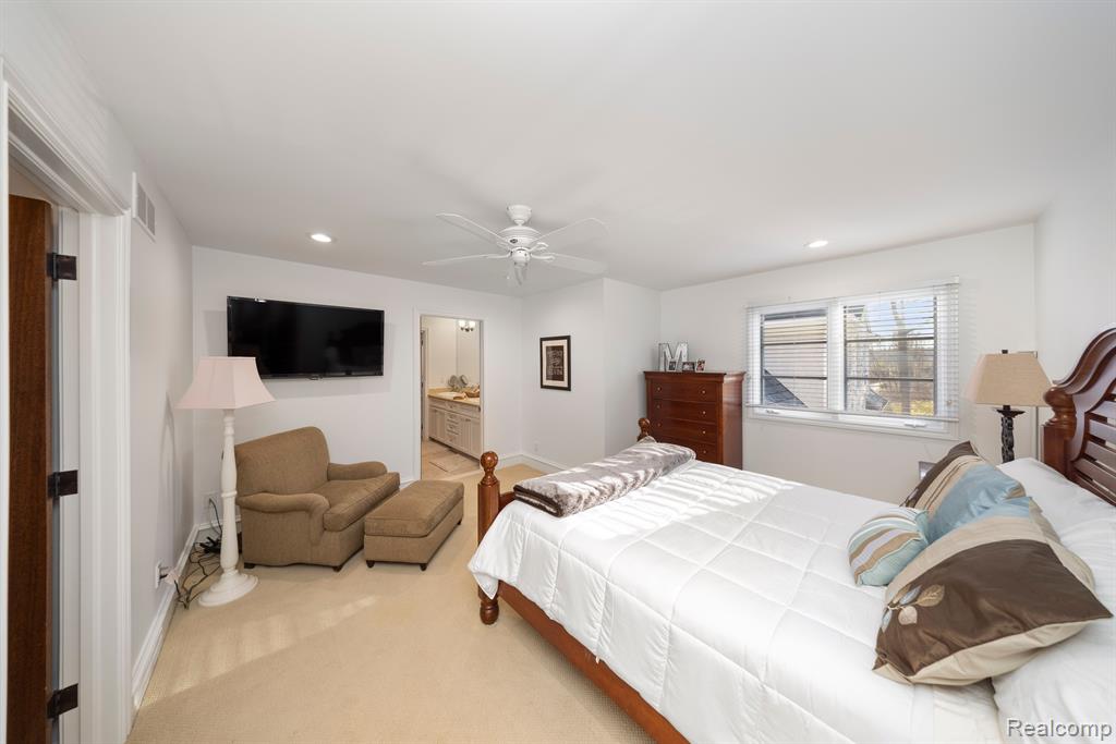 4326 Commerce Road West Bloomfield, MI 48324 - Photo 36 of 75