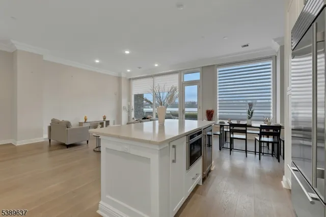 $1,947,999 | 3 Somerset Ln-glass House, Unit 109, Edgewater, NJ 07020