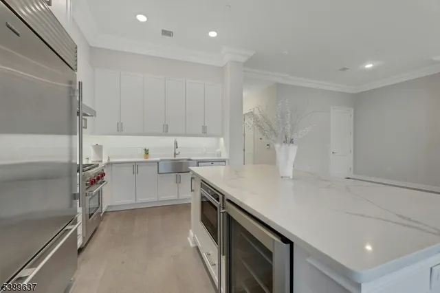 $1,947,999 | 3 Somerset Ln-glass House, Unit 109, Edgewater, NJ 07020