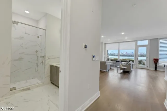 $1,947,999 | 3 Somerset Ln-glass House, Unit 109, Edgewater, NJ 07020
