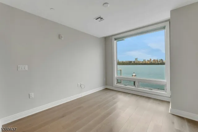 $1,947,999 | 3 Somerset Ln-glass House, Unit 109, Edgewater, NJ 07020