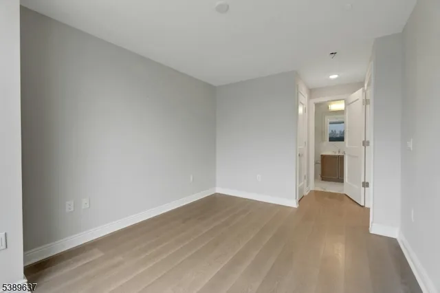 $1,947,999 | 3 Somerset Ln-glass House, Unit 109, Edgewater, NJ 07020