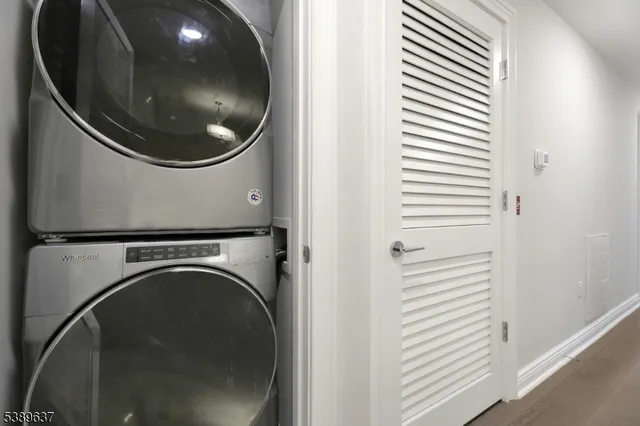 $1,947,999 | 3 Somerset Ln-glass House, Unit 109, Edgewater, NJ 07020