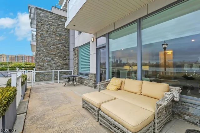 $1,947,999 | 3 Somerset Ln-glass House, Unit 109, Edgewater, NJ 07020
