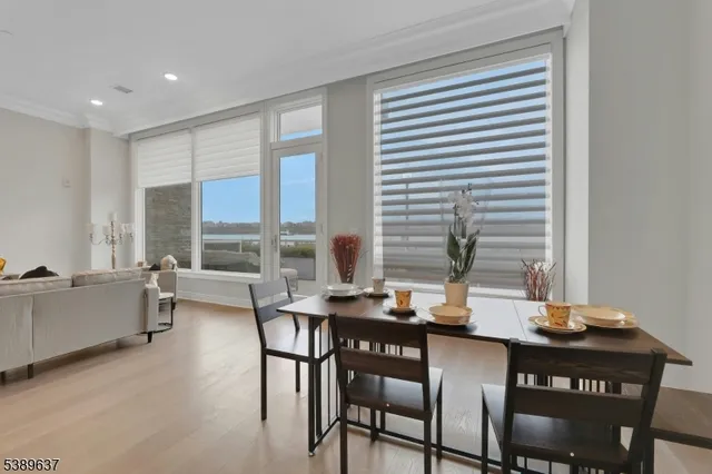 $1,947,999 | 3 Somerset Ln-glass House, Unit 109, Edgewater, NJ 07020