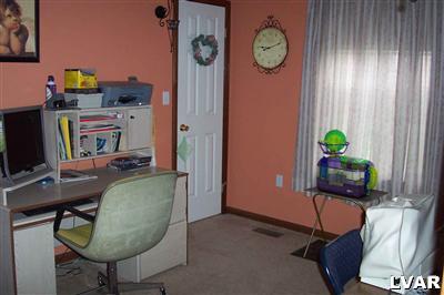 515 Berger Road Easton, PA 18042 - Photo 7 of 14 Office/Den