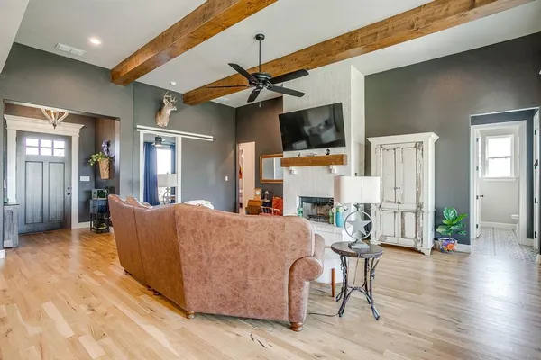 $875,000 | 116 Aviara Ridge Road, Poolville, TX 76487