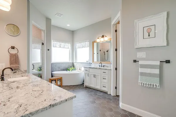 $875,000 | 116 Aviara Ridge Road, Poolville, TX 76487