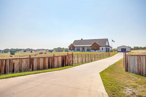 $875,000 | 116 Aviara Ridge Road, Poolville, TX 76487