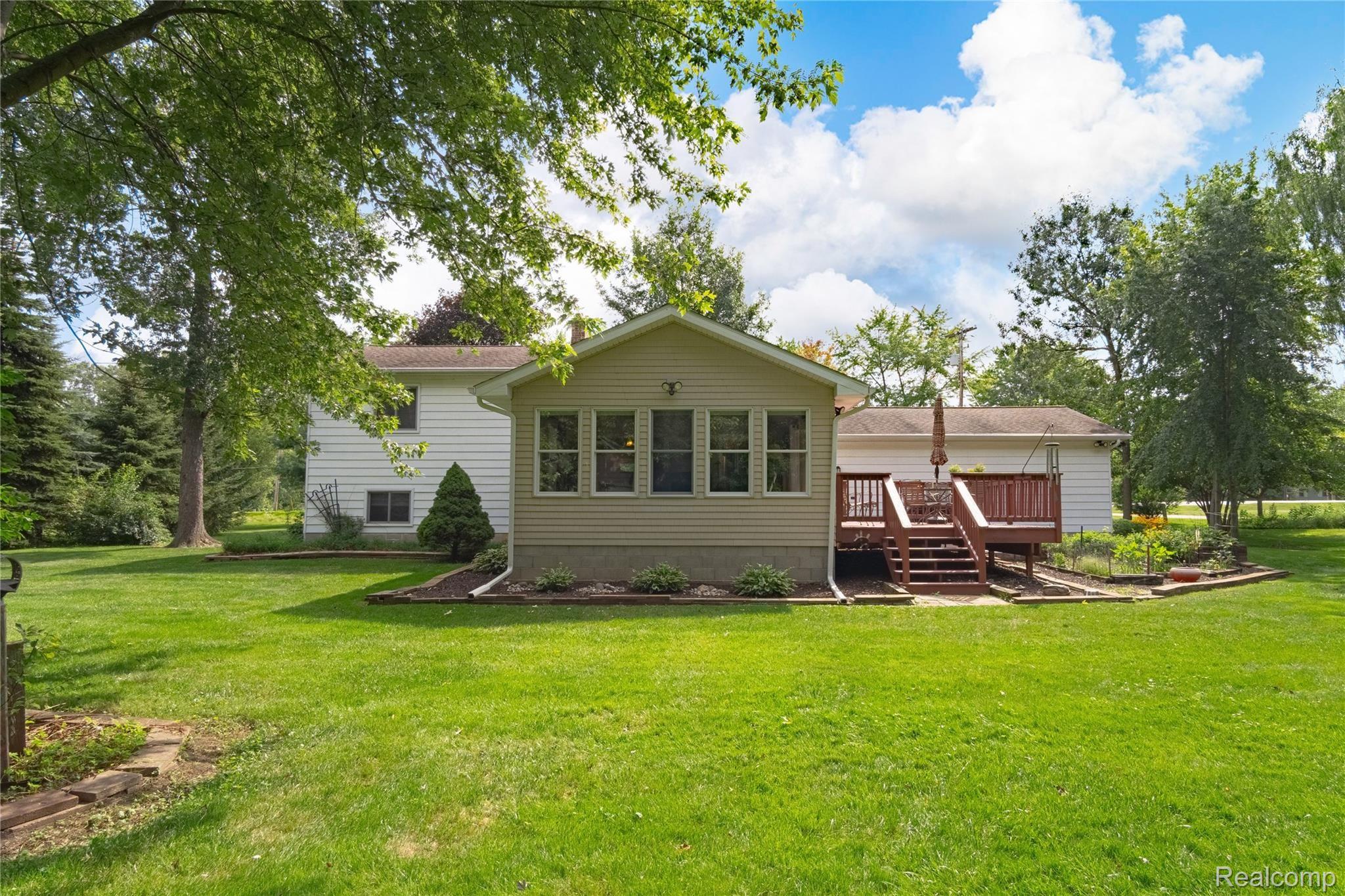 7244 Porter Road Grand Blanc, MI 48439 - Photo 22 of 29 Exteriors (11 of 16).jpg