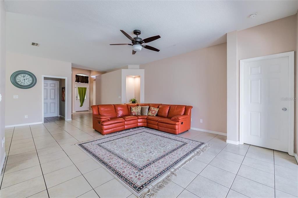 501 Delwood Breck Street Ruskin, FL 33570 - Photo 11 of 39