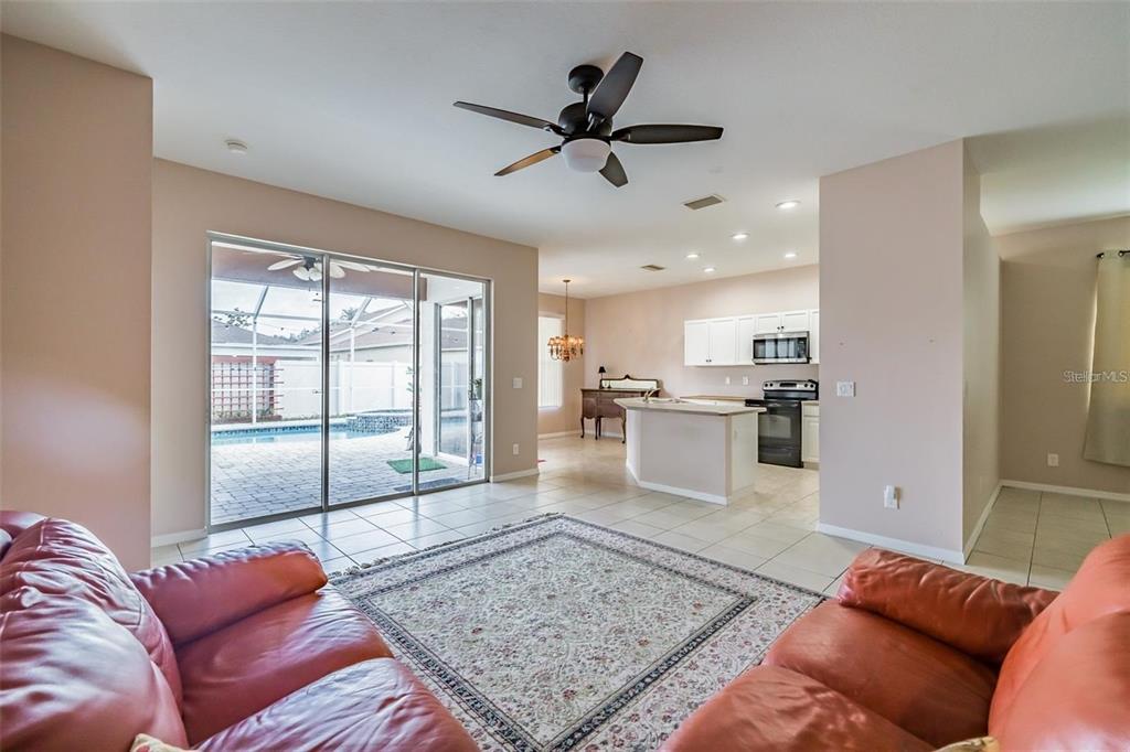 501 Delwood Breck Street Ruskin, FL 33570 - Photo 15 of 39