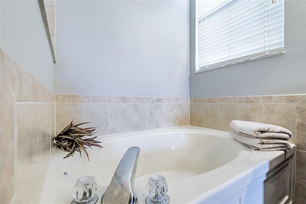 501 Delwood Breck Street Ruskin, FL 33570 - Photo 30 of 39