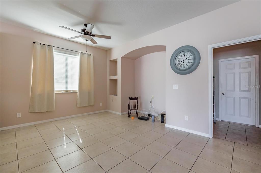 501 Delwood Breck Street Ruskin, FL 33570 - Photo 8 of 39