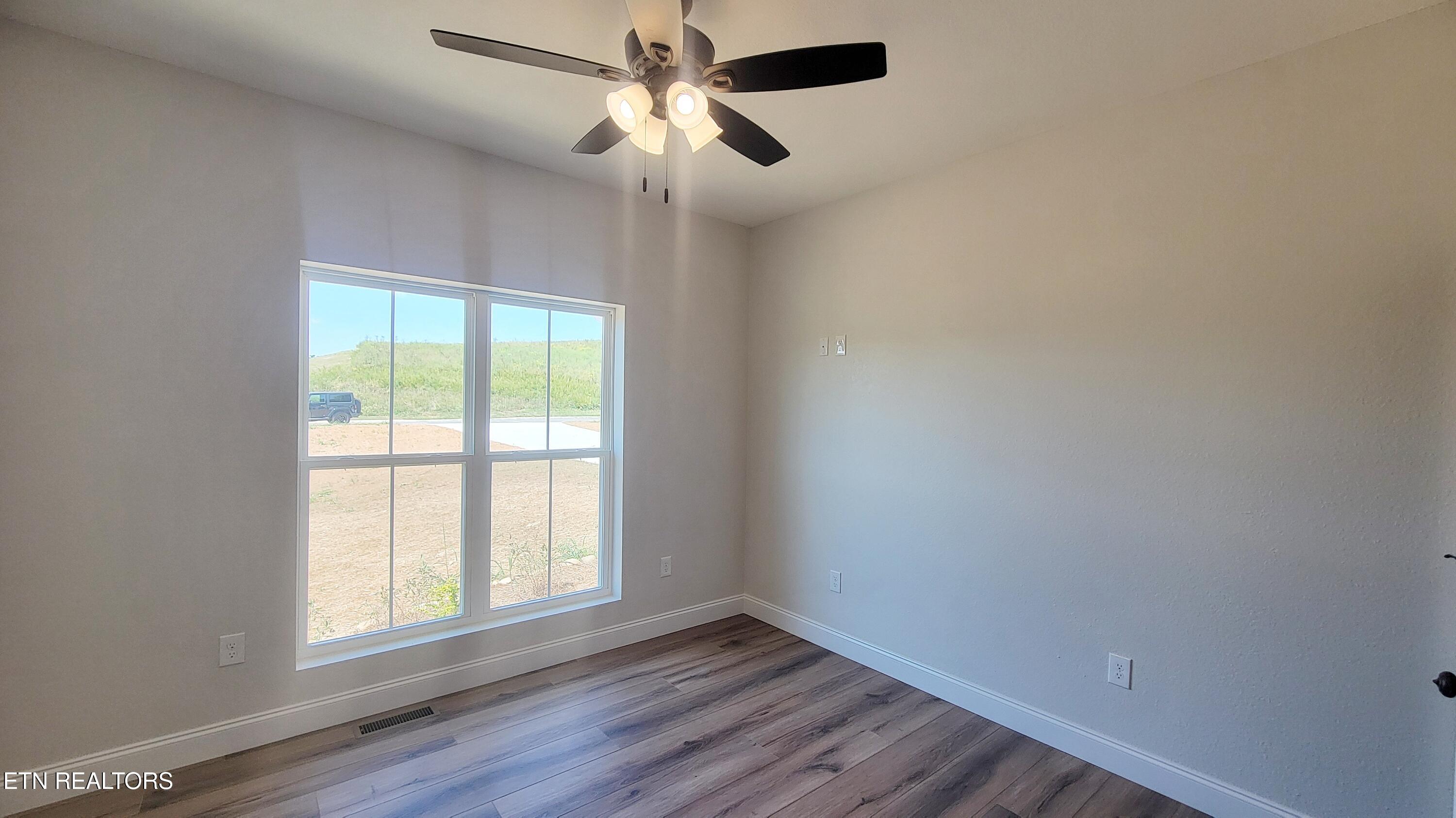 243 Splendor Way Parrottsville, TN 37843 - Photo 25 of 35 GUEST ROOM I