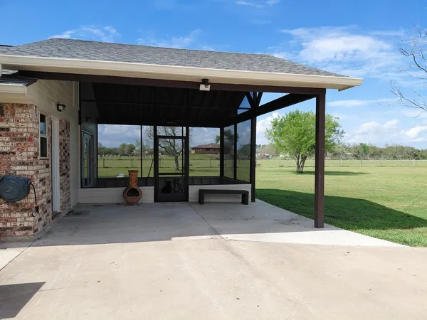 $550,000 | 3831 County Road 211, Danbury, TX 77534