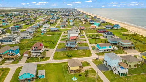 $199,000 | 1971 Gulf, Crystal Beach, TX 77650