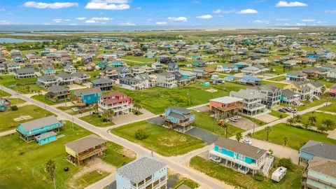 $199,000 | 1971 Gulf, Crystal Beach, TX 77650