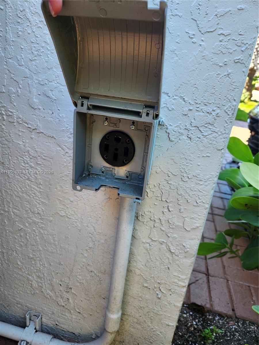 3551 Southwest 152nd Pass Miami, FL 33185 - Photo 36 of 45 Electrical Vehicle Outlet