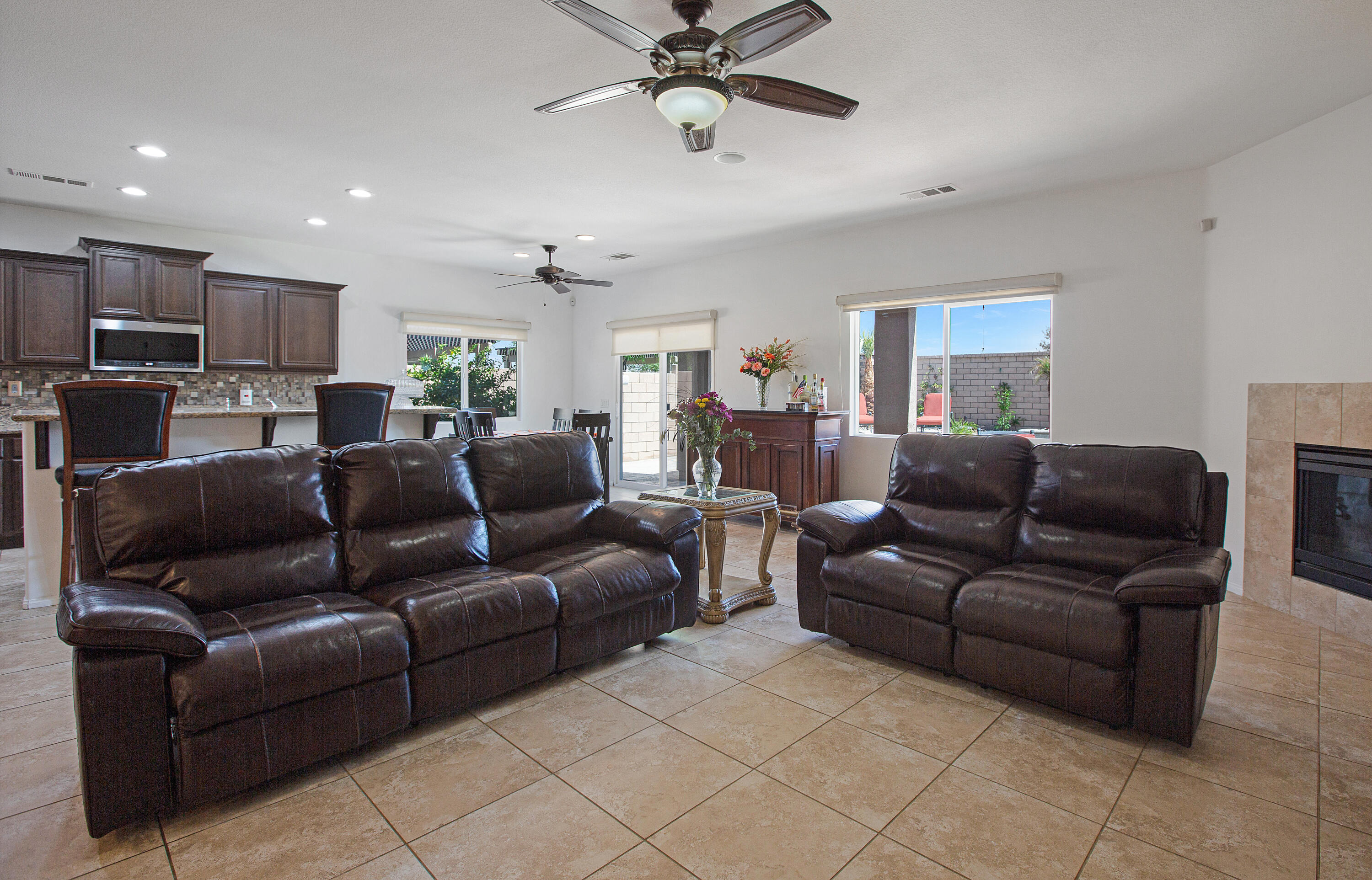 35922 Raphael Drive Palm Desert, CA 92211 - Photo 12 of 33 a living room with furniture