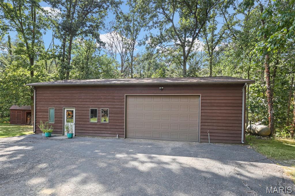 8539 Beaucoup Township Road Ashley, IL 62808 - Photo 8 of 70 Gallery Image 8