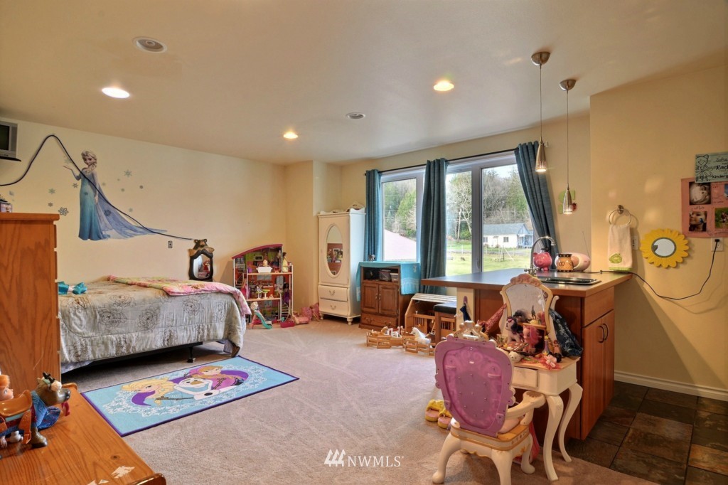 1550 Southeast Spruce Road Burley, WA 98367 - Photo 15 of 25 Gallery Image 15