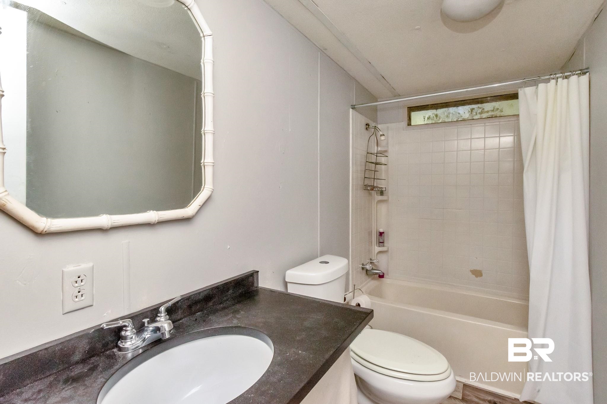2284 Ridge Road East Gulf Shores, AL 36542 - Photo 13 of 15 Spare Bathroom