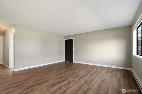 $1,800 | 2938 East Walnut Street, Unit 6, Port Angeles, WA 98362
