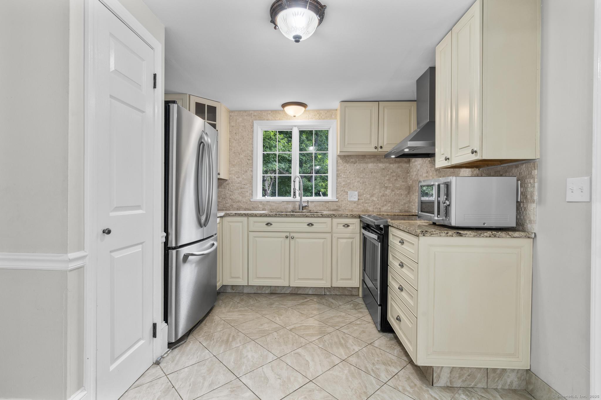 286 Marlborough Street Portland, CT 06480 - Photo 31 of 35