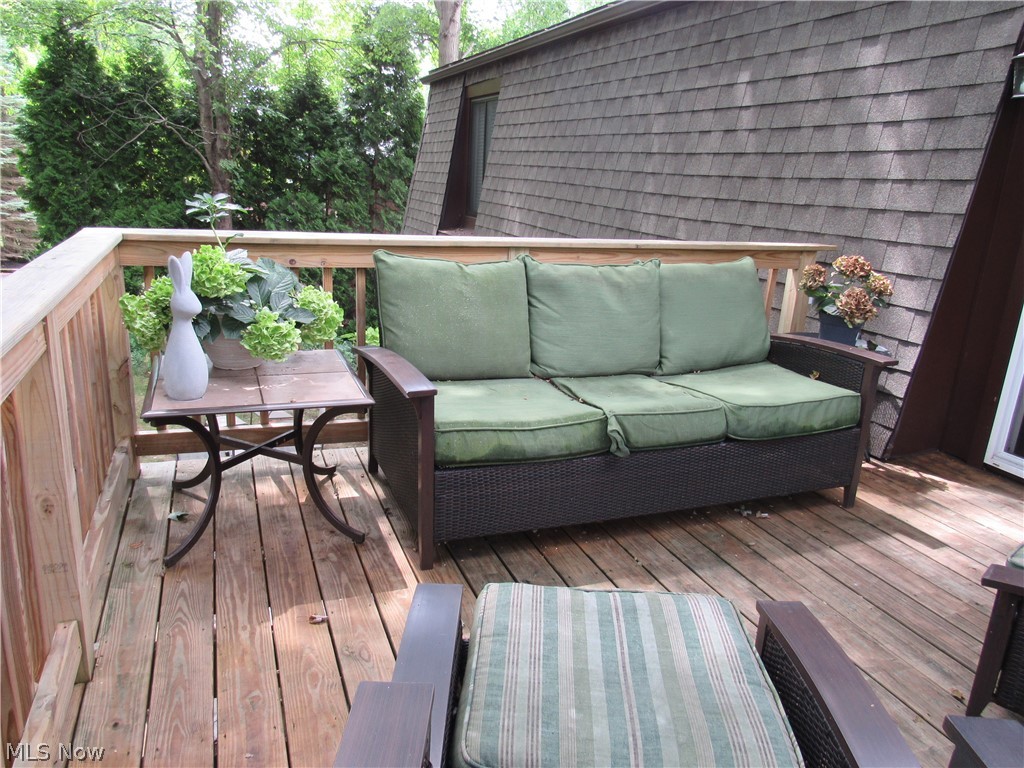 557 Schocalog Road Akron, OH 44320 - Photo 20 of 27