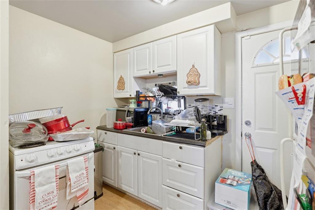 2402 Laketon Road Pittsburgh, PA 15221 - Photo 25 of 37 Gallery Image 25